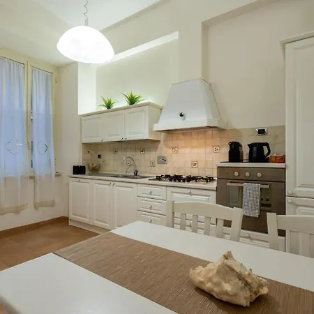 Apartamento Ampio Con Vinili In Centro Storico *